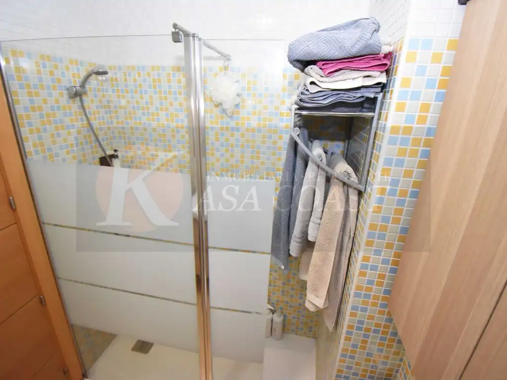 Bany de Pis en venda en Fuengirola amb Aire condicionat, Terrassa i Piscina comunitària