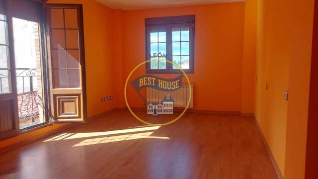 Casa-chalet en Venta en Puente Castro