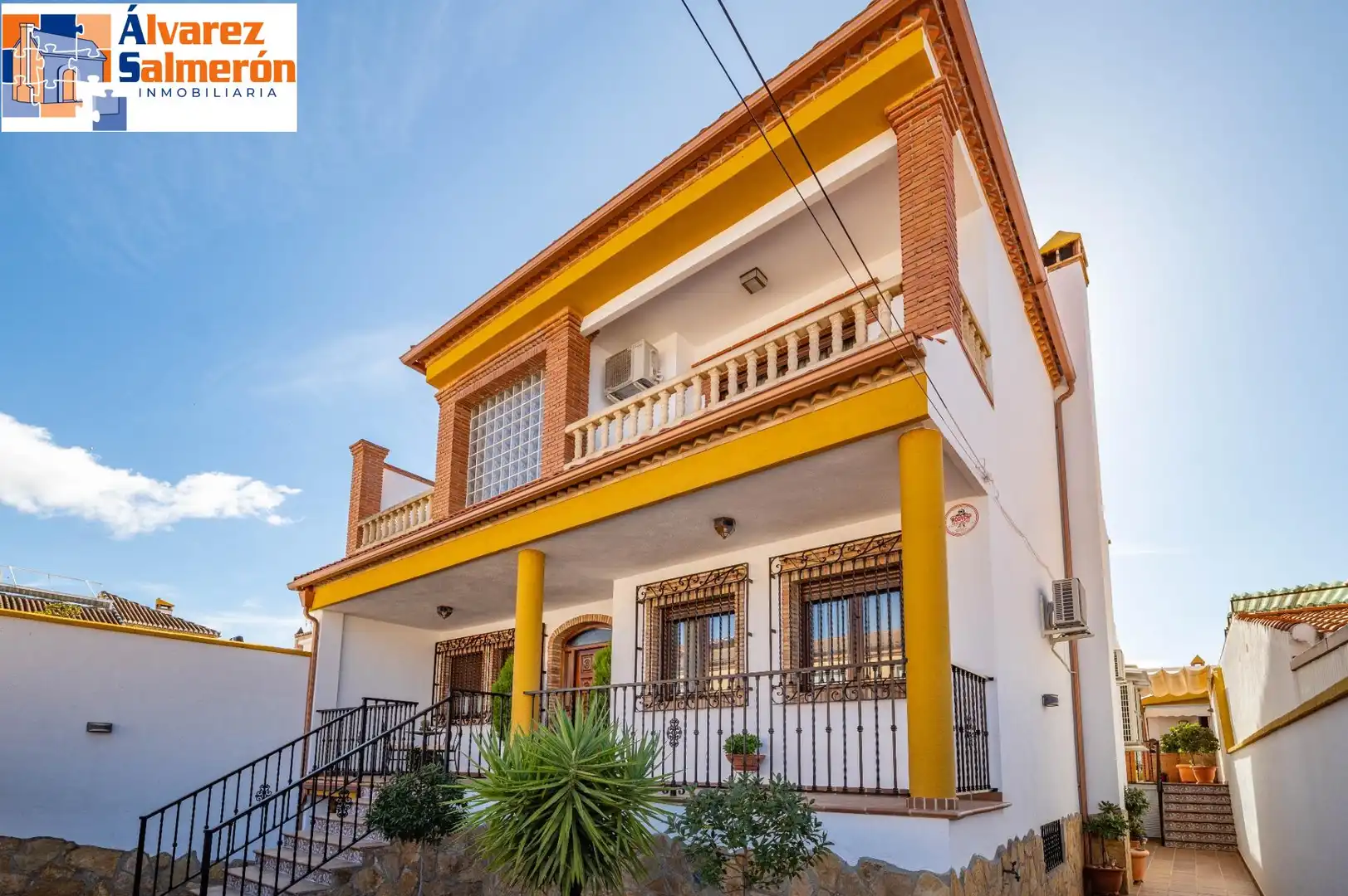 Vista exterior de Casa o xalet en venda en Albolote amb Aire condicionat, Calefacció i Terrassa