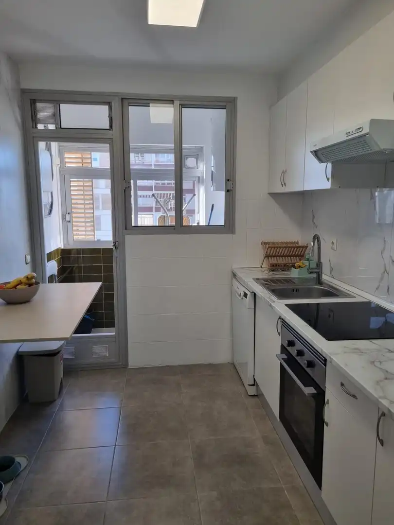 Cuina de Pis per a compartir en La Pobla de Farnals amb Aire condicionat, Jardí privat i Terrassa