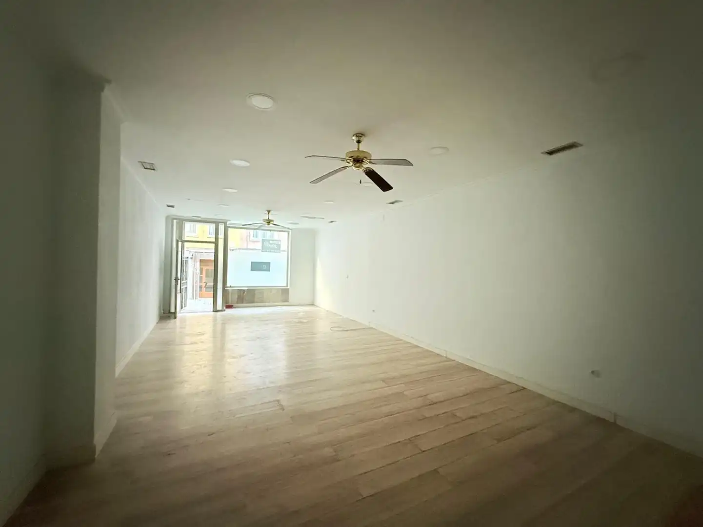 Local comercial en venta en Avilés - Pasaje de Las Artes, imagen 3