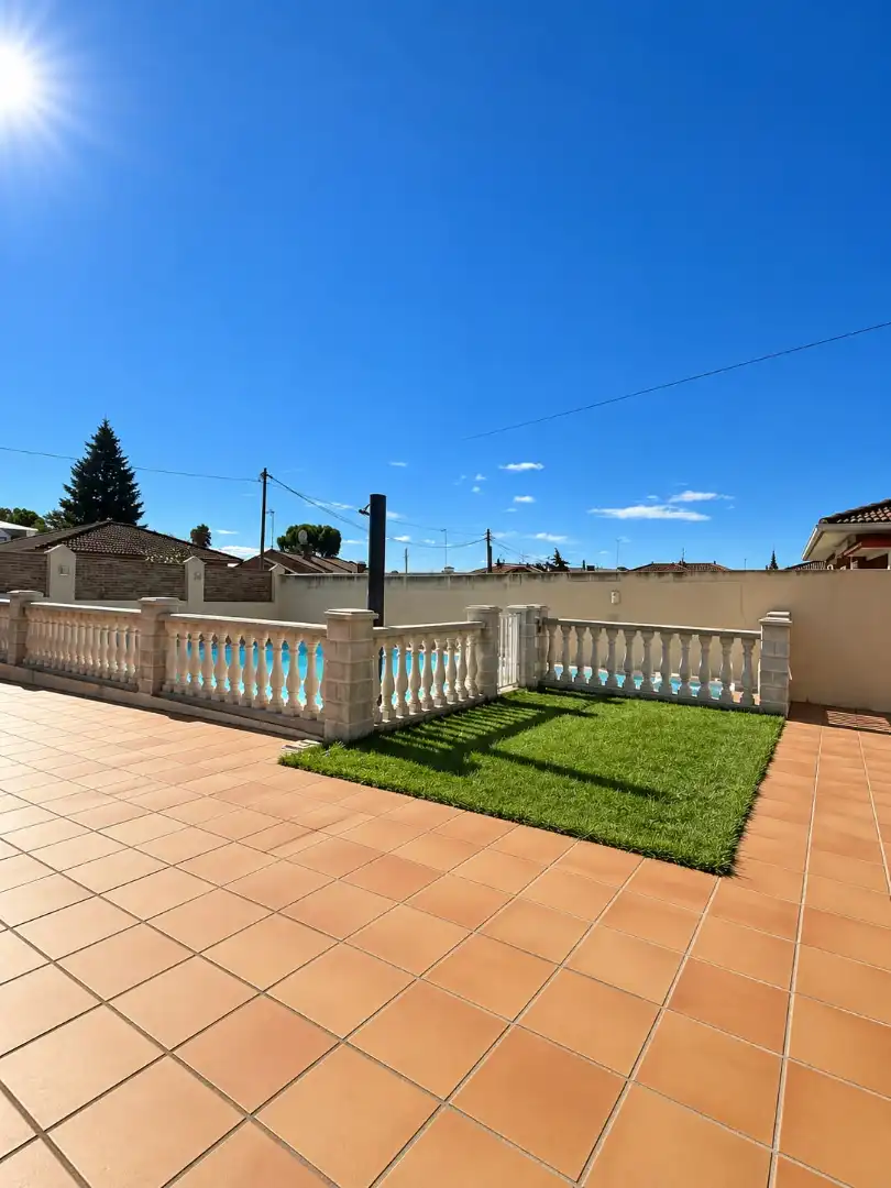 Casa bifamiliare con piscina in vendita a Villa del Prado, imagen 44