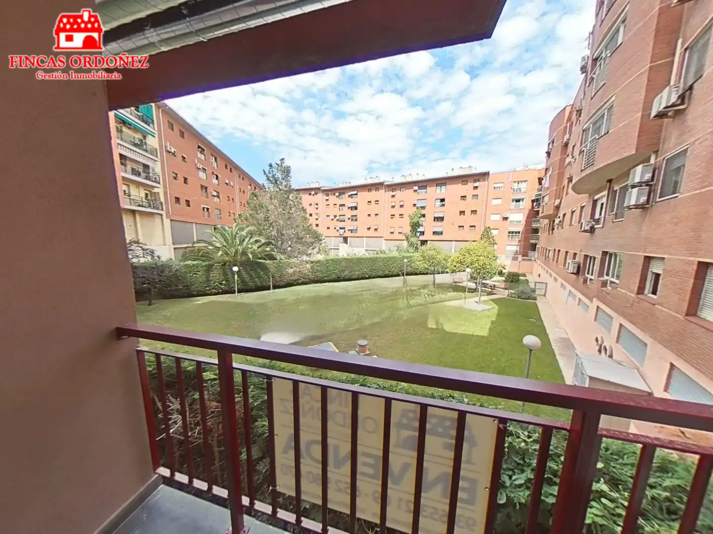 Schlafzimmer von Wohnung zum Verkauf in Sant Andreu de la Barca mit Klimaanlage, Heizung und Balkon