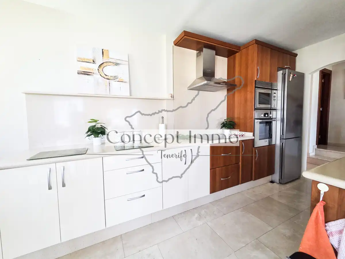 Detached homes for sale in Calle Tajore, Playa de Fañabé