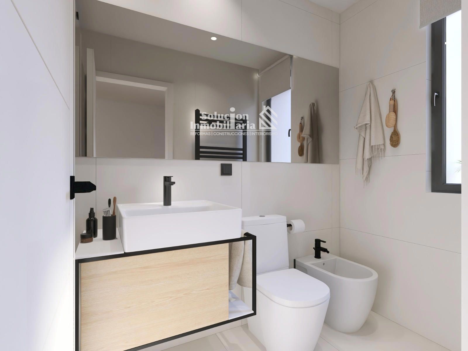 Bany de Apartament en venda en Salamanca Capital amb Aire condicionat, Calefacció i Moblat