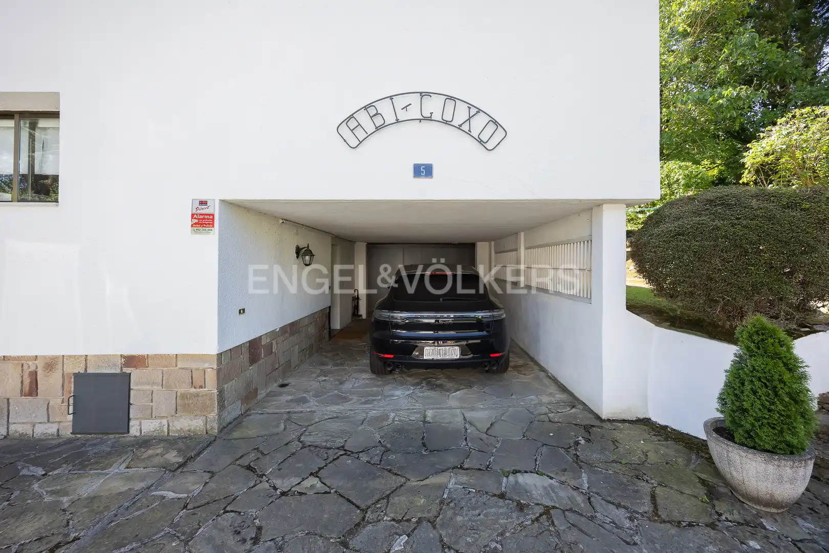 Vista exterior de Casa o xalet en venda en Zaldibar amb Calefacció, Jardí privat i Terrassa