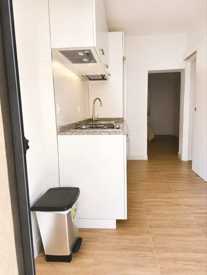 Cuina de Apartament de lloguer en Sevilla amb Aire condicionat, Calefacció i Moblat