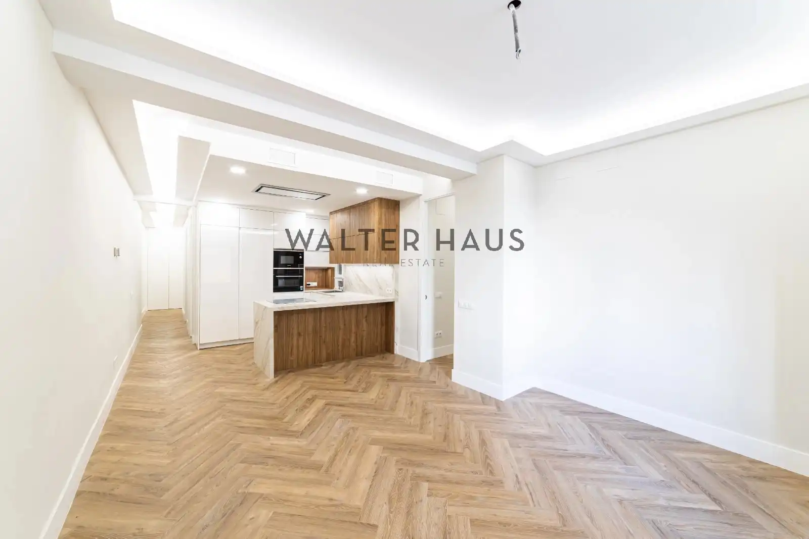 Flat with lift for sale in Calle de Fernán González, imagen 2