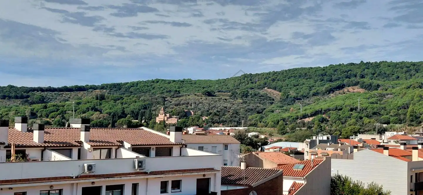 Vista exterior de Dúplex en venda en La Garriga amb Calefacció, Parquet i Terrassa