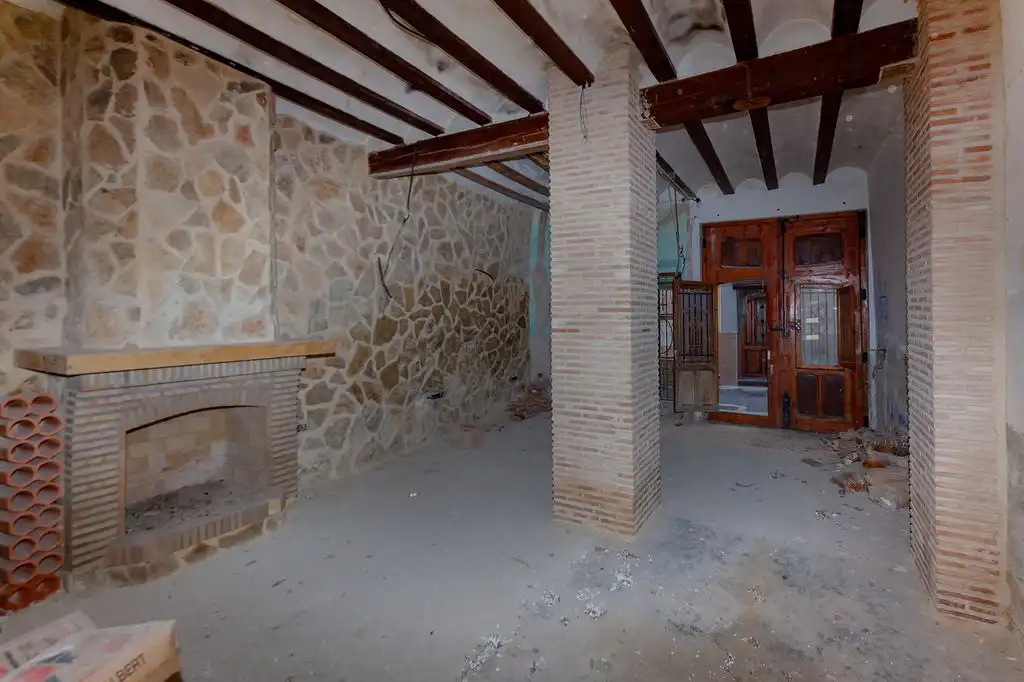 Buildings for sale in Sellent