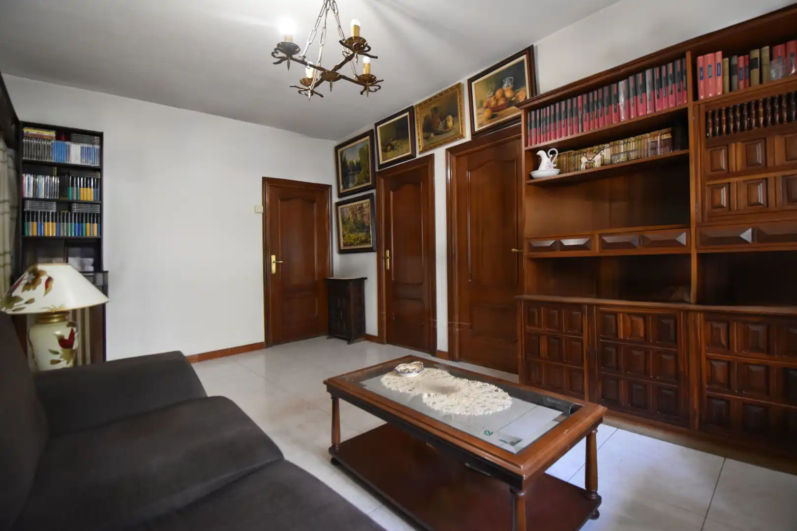 Sala d'estar de Pis en venda en Madrid amb Calefacció i Moblat