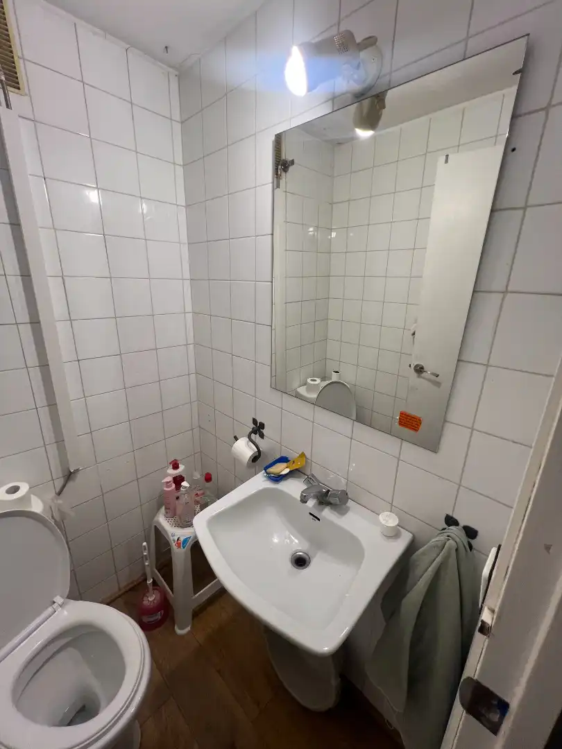 Bathroom of Flat for sale in Reus  with Oven and Washing machine