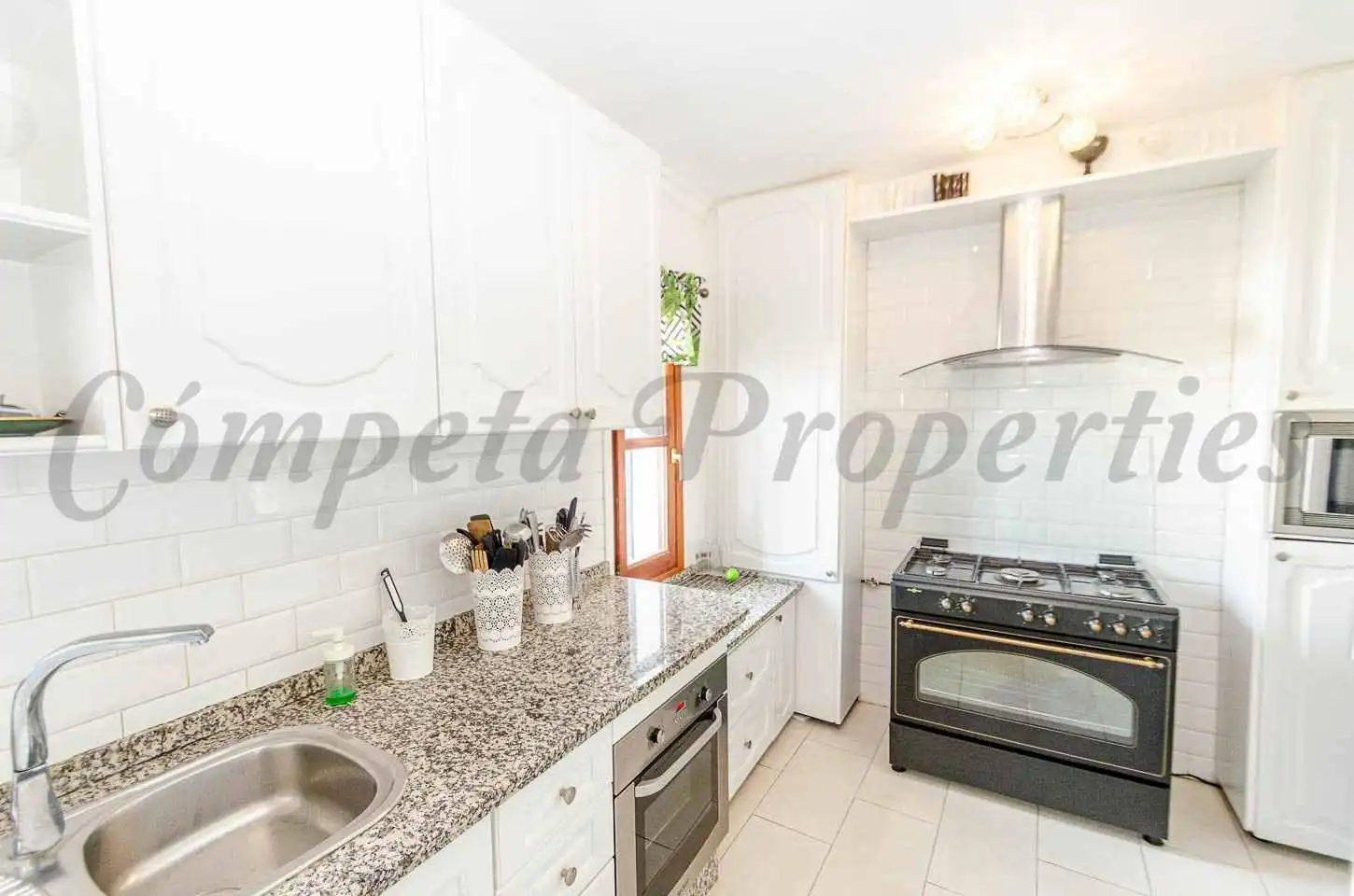 Houses for sale in Canillas de Albaida, Málaga