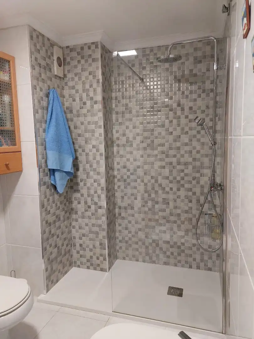Baño de Piso en venta en Pontevedra Capital  con Calefacción, Parquet y Trastero