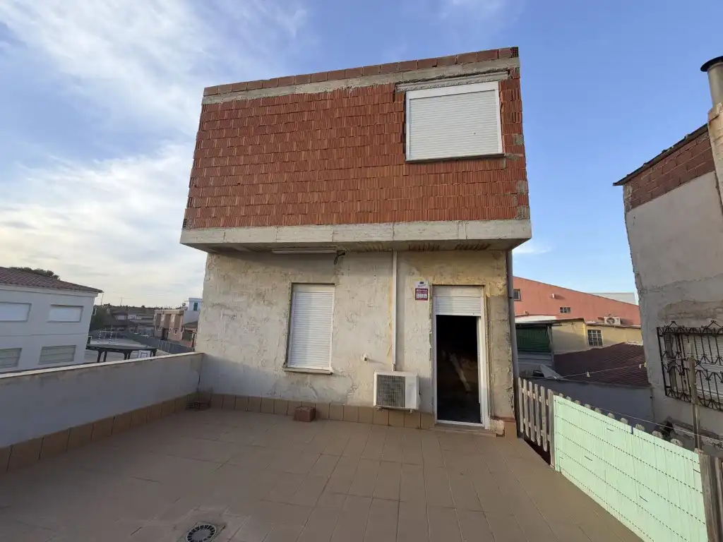Vista exterior de Garaje en venta en La Unión