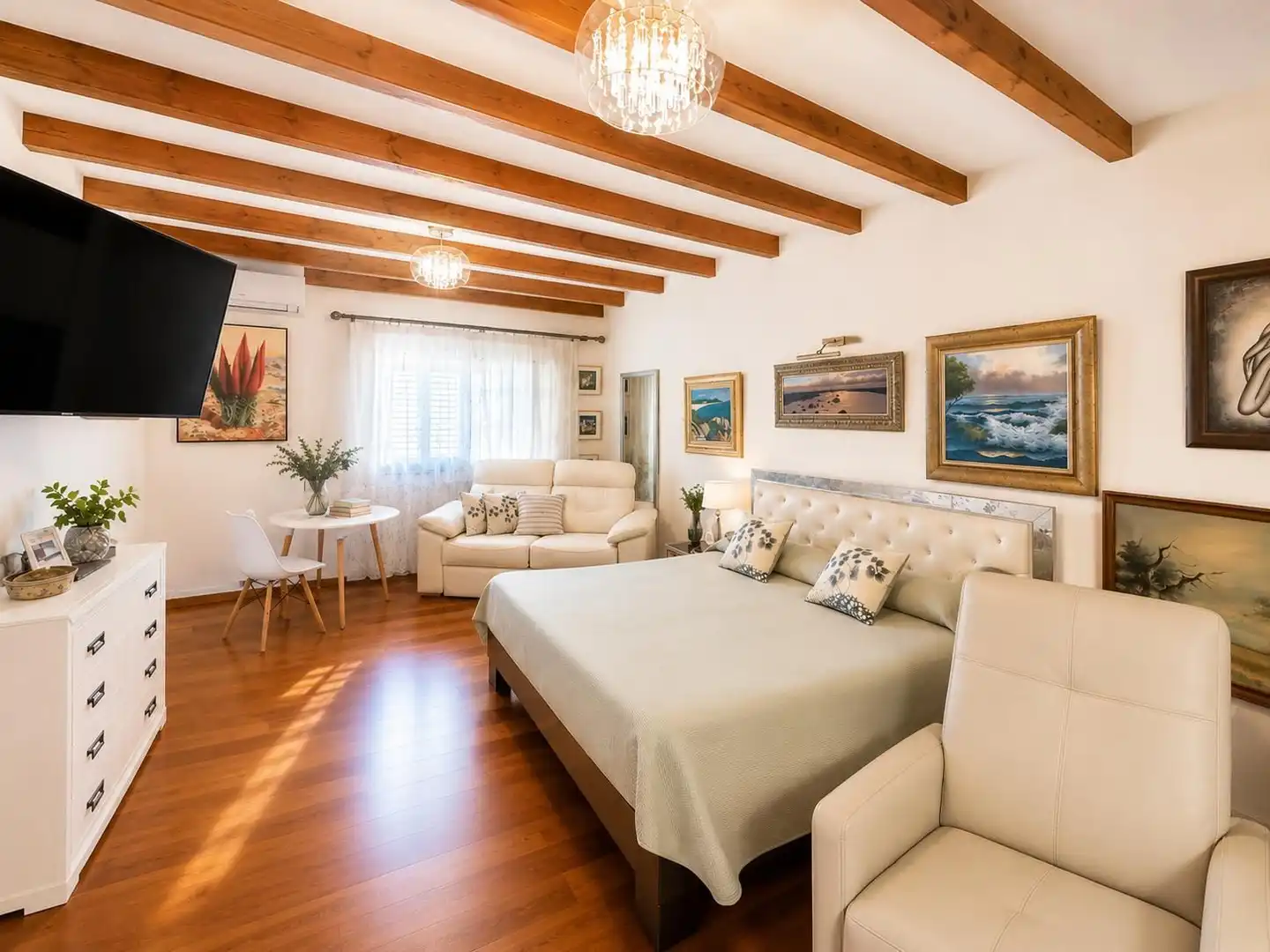 Sala d'estar de Casa o xalet en venda en San Miguel de Abona amb Jardí privat, Traster i Piscina