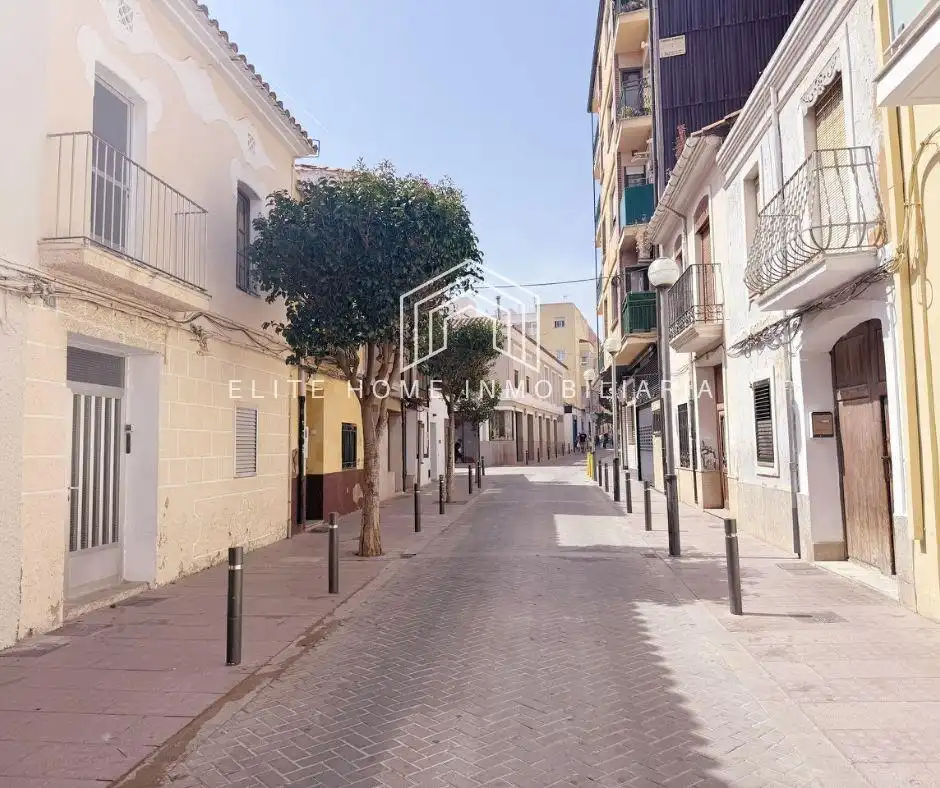 Exterior view of Houses for rent in Benicasim / Benicàssim  with Storage room and Balcony