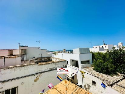 Vista exterior de Casa o xalet en venda en Conil de la Frontera amb Terrassa