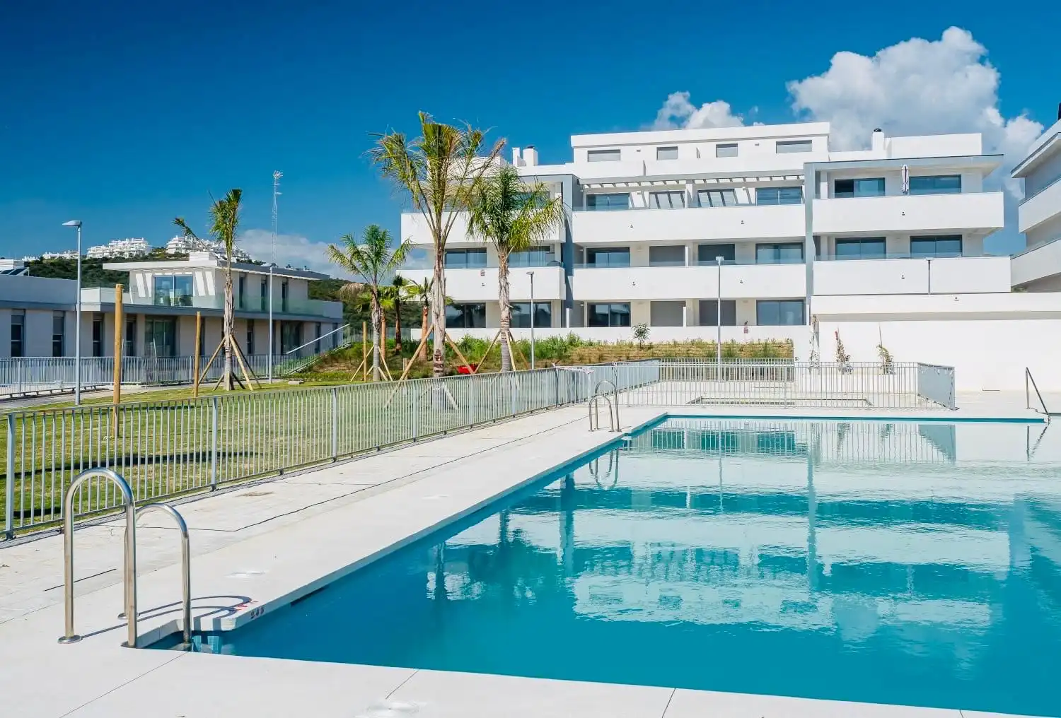 Piscina de Apartament en venda en Estepona amb Aire condicionat, Calefacció i Terrassa
