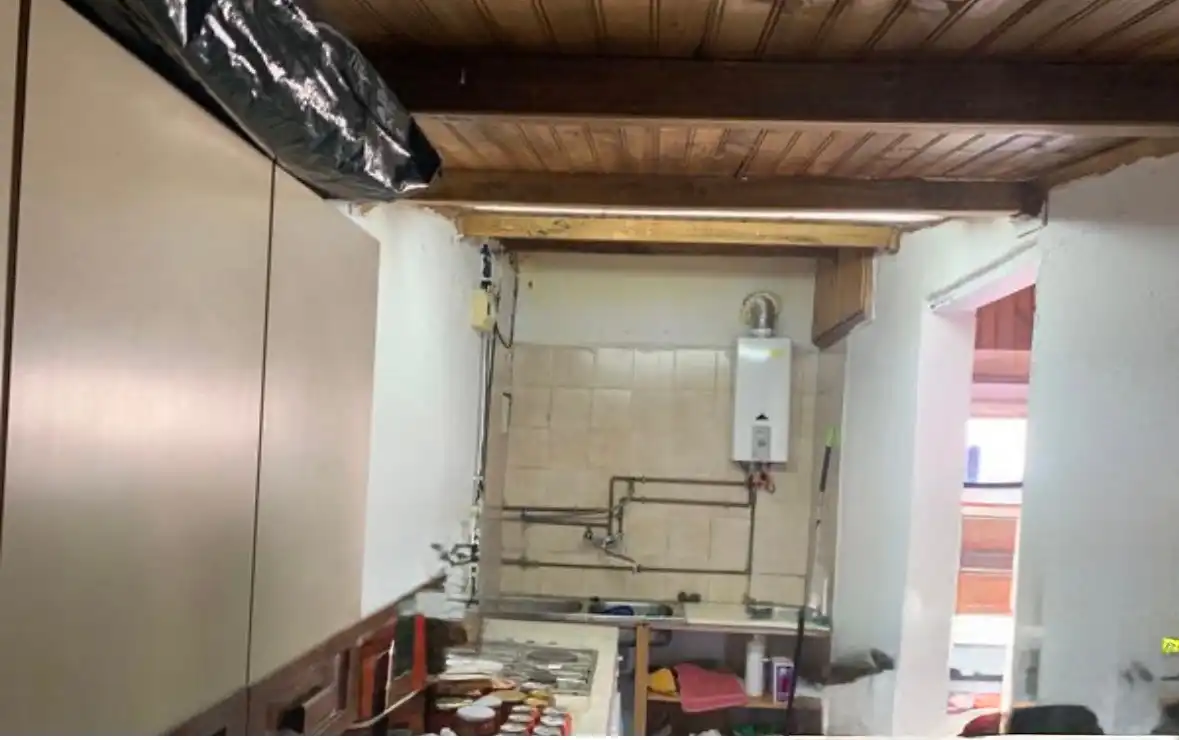 Cuina de Casa o xalet en venda en Santas Martas amb Aire condicionat, Calefacció i Jardí privat