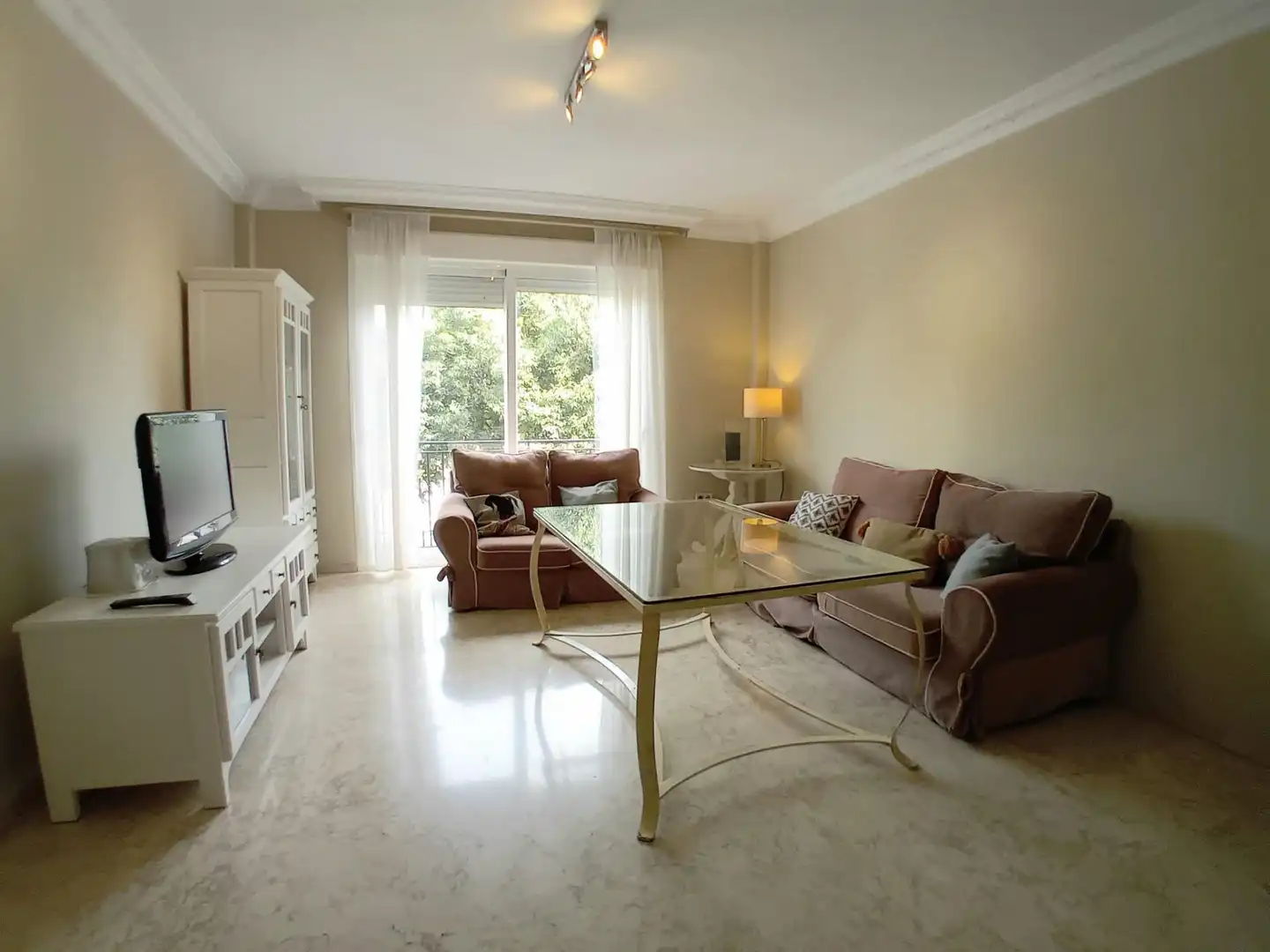 Sala d'estar de Casa o xalet en venda en Córdoba amb Aire condicionat, Calefacció i Traster