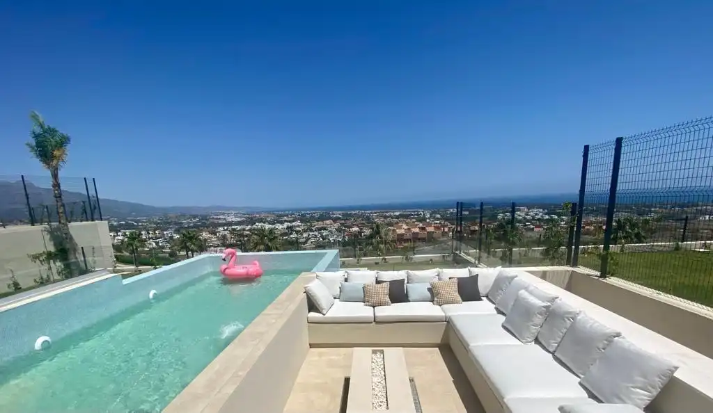Chalet con piscina en venta en Benahavís pueblo, imagen 2