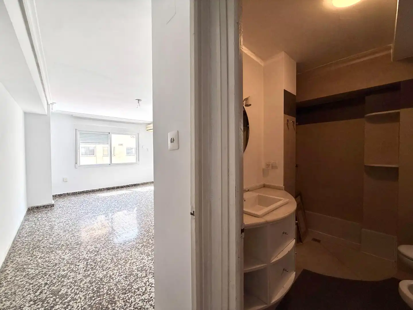 Flat for sale in Valencia  with Balcony