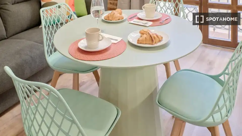 Piso con terraza en alquiler en Ciutat Vella, imagen 4