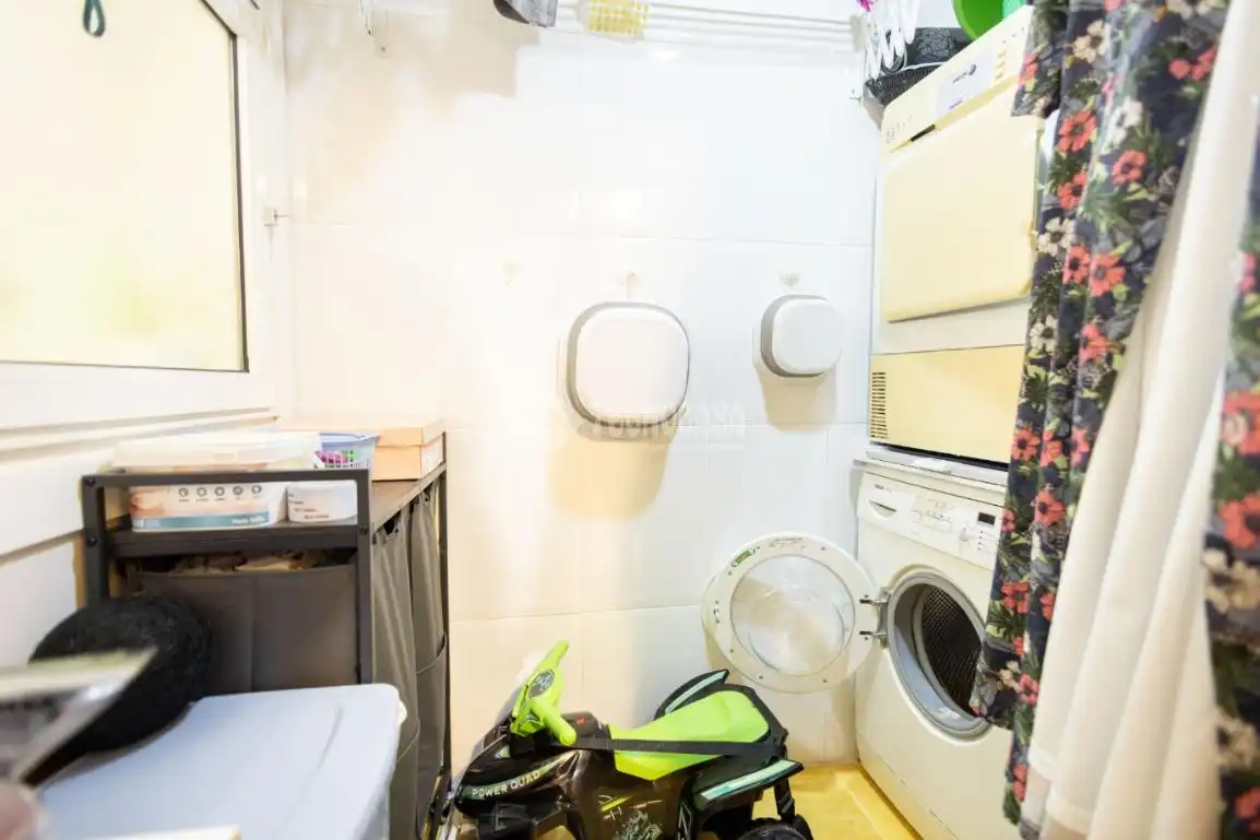 Piso en venta en Castellanos de Moriscos con Calefacción, Terraza y Trastero