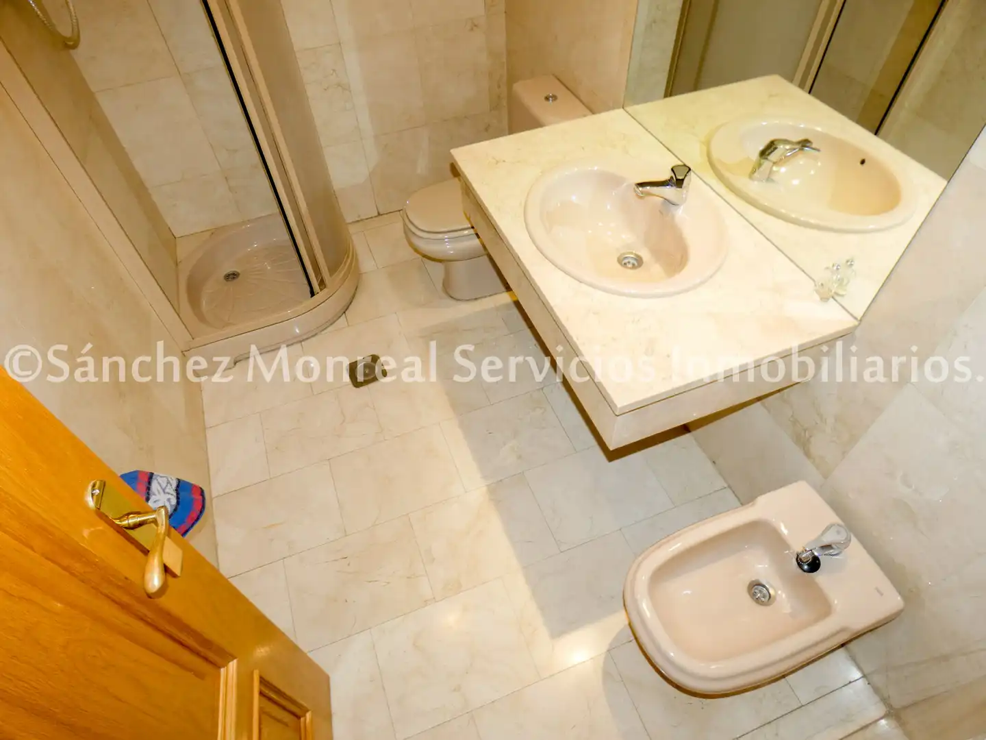 Bathroom of Flat for sale in Alcázar de San Juan  with Air Conditioner, Heating and Parquet flooring