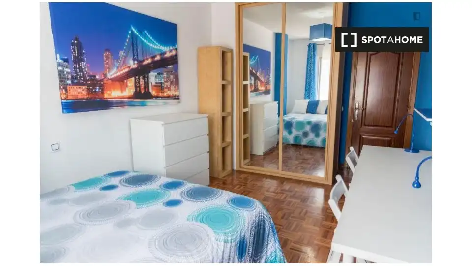 Habitación de Piso de alquiler en Alcalá de Henares con Aire acondicionado, Calefacción y Amueblado