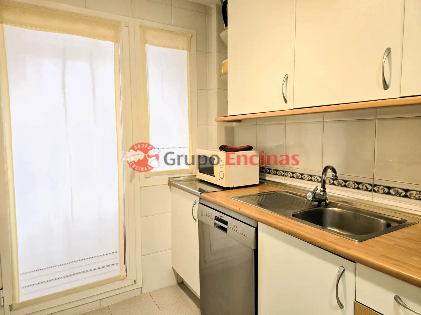Cocina de Ático en venta en Parla con Aire acondicionado, Calefacción y Jardín privado