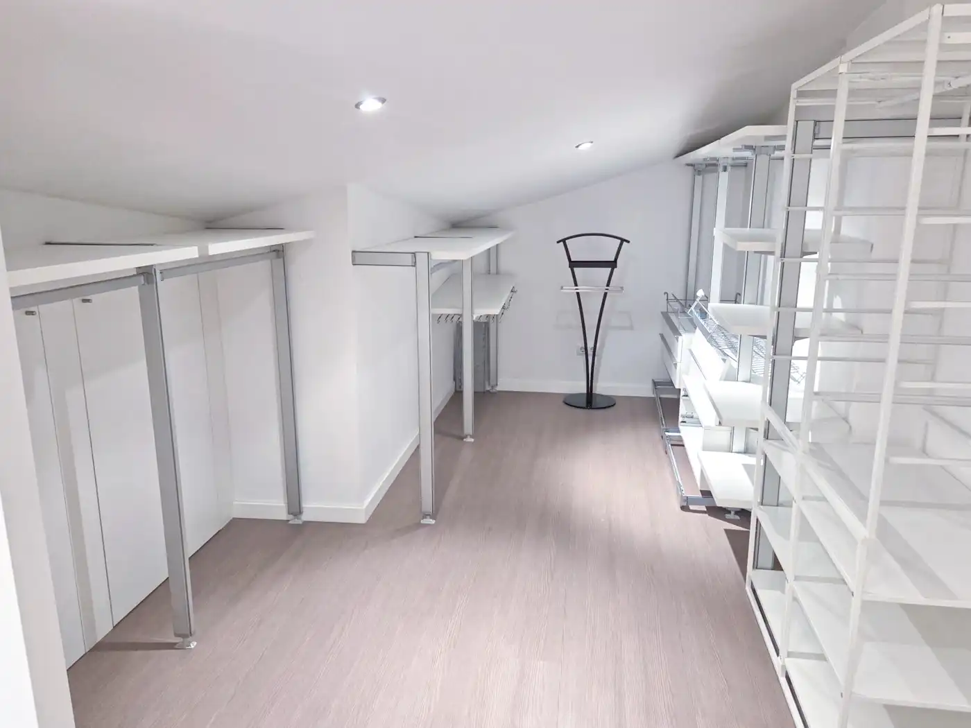 Attic for rent in Figueres  with Air Conditioner, Heating and Terrace