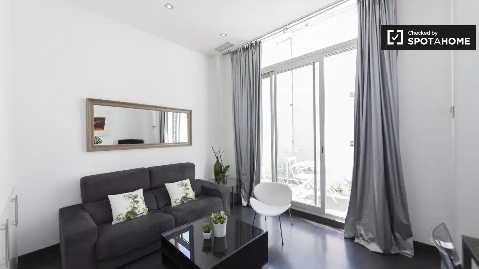 Flat with terrace to rent in Centro