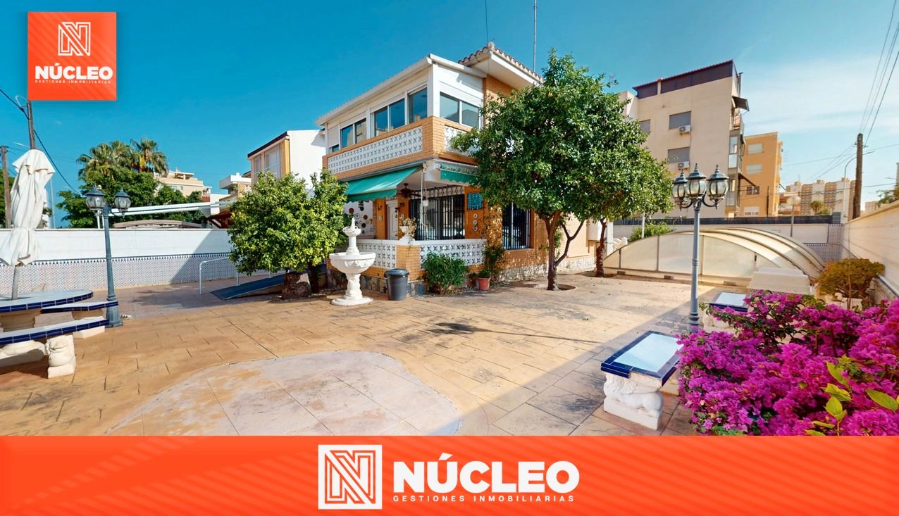 Exterior view of House or chalet for sale in El Campello  with Air Conditioner, Private garden and Terrace
