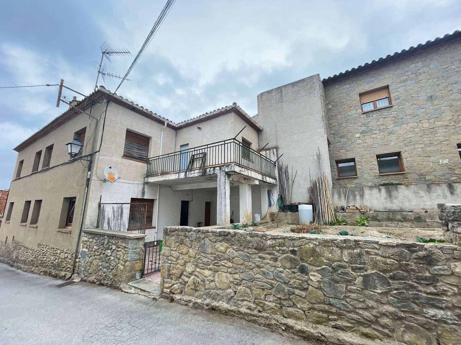 Vista exterior de Edifici en venda en Castellterçol
