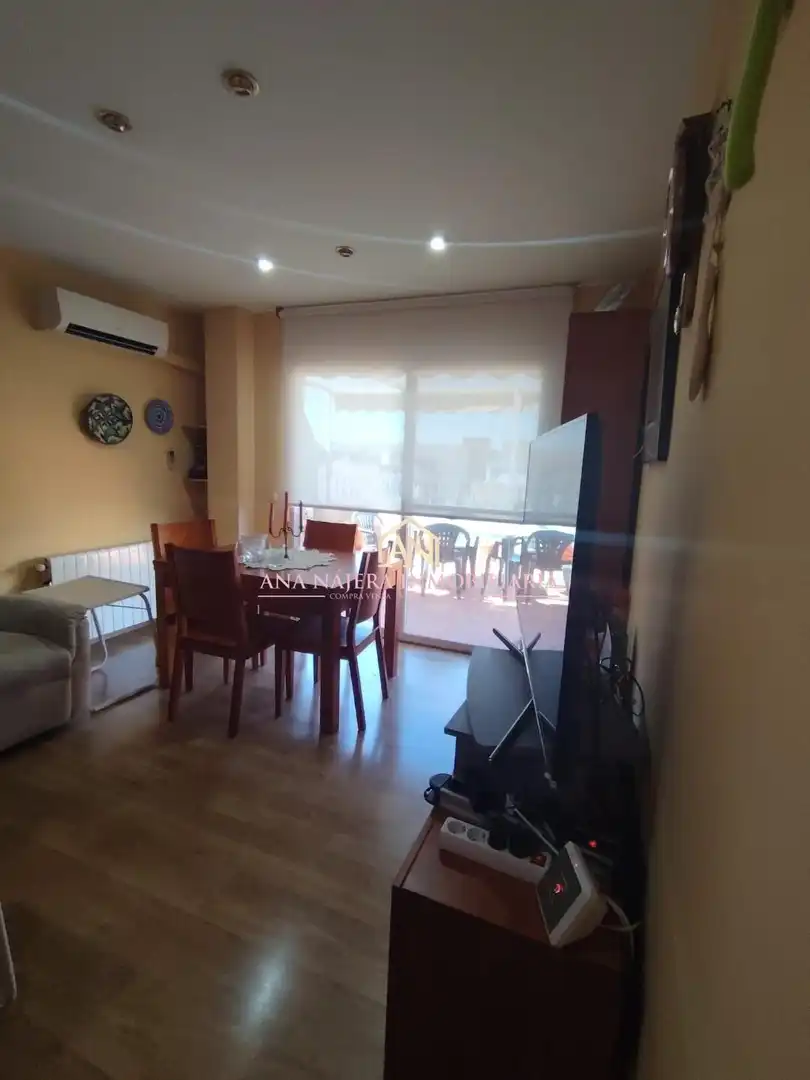 Esszimmer von Dachboden zum Verkauf in La Pobla de Vallbona mit Heizung und Abstellraum