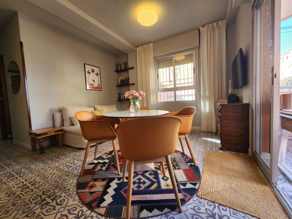 Sala d'estar de Pis en venda en Torrevieja amb Terrassa i Moblat