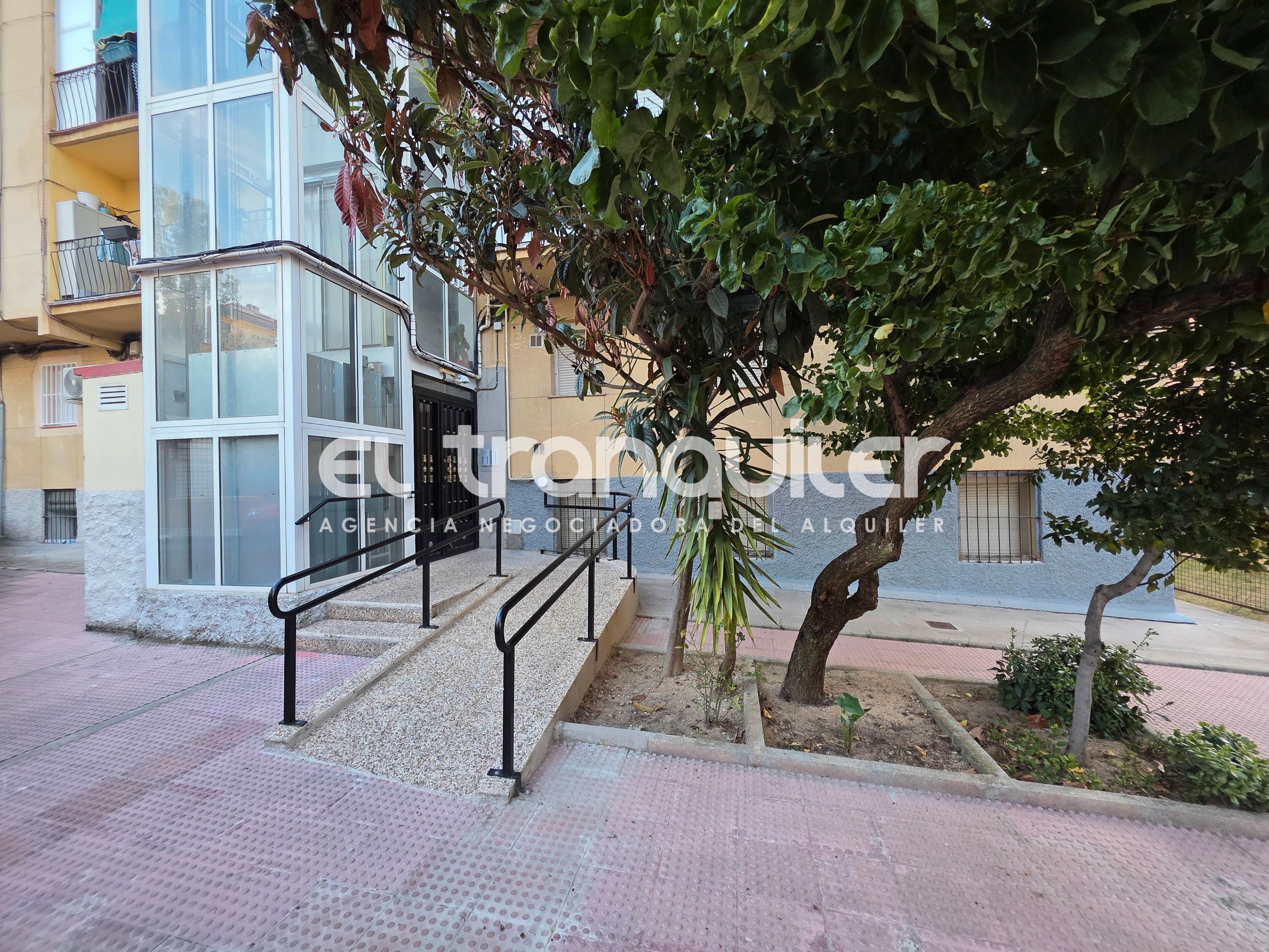 Exterior view of Flat to rent in  Madrid Capital  with Air Conditioner, Furnished and Washing machine