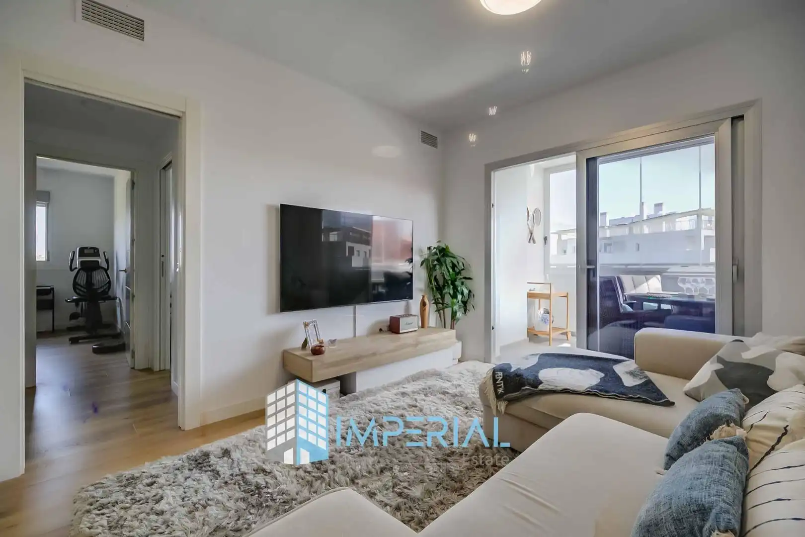 Living room of Flat for sale in Fuengirola  with Air Conditioner, Heating and Terrace