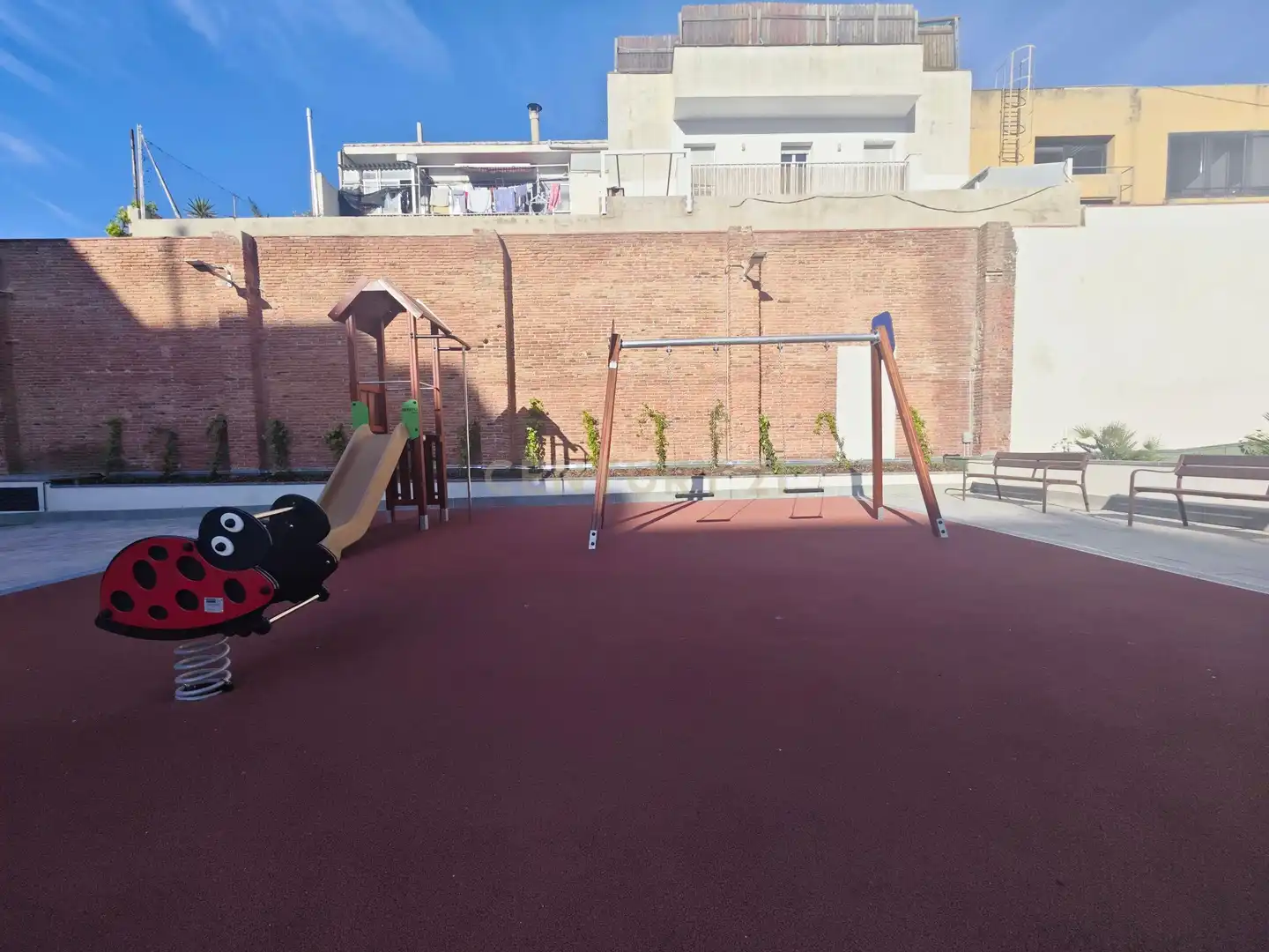 Terrassa de Apartament en venda en Sabadell amb Aire condicionat, Jardí privat i Piscina