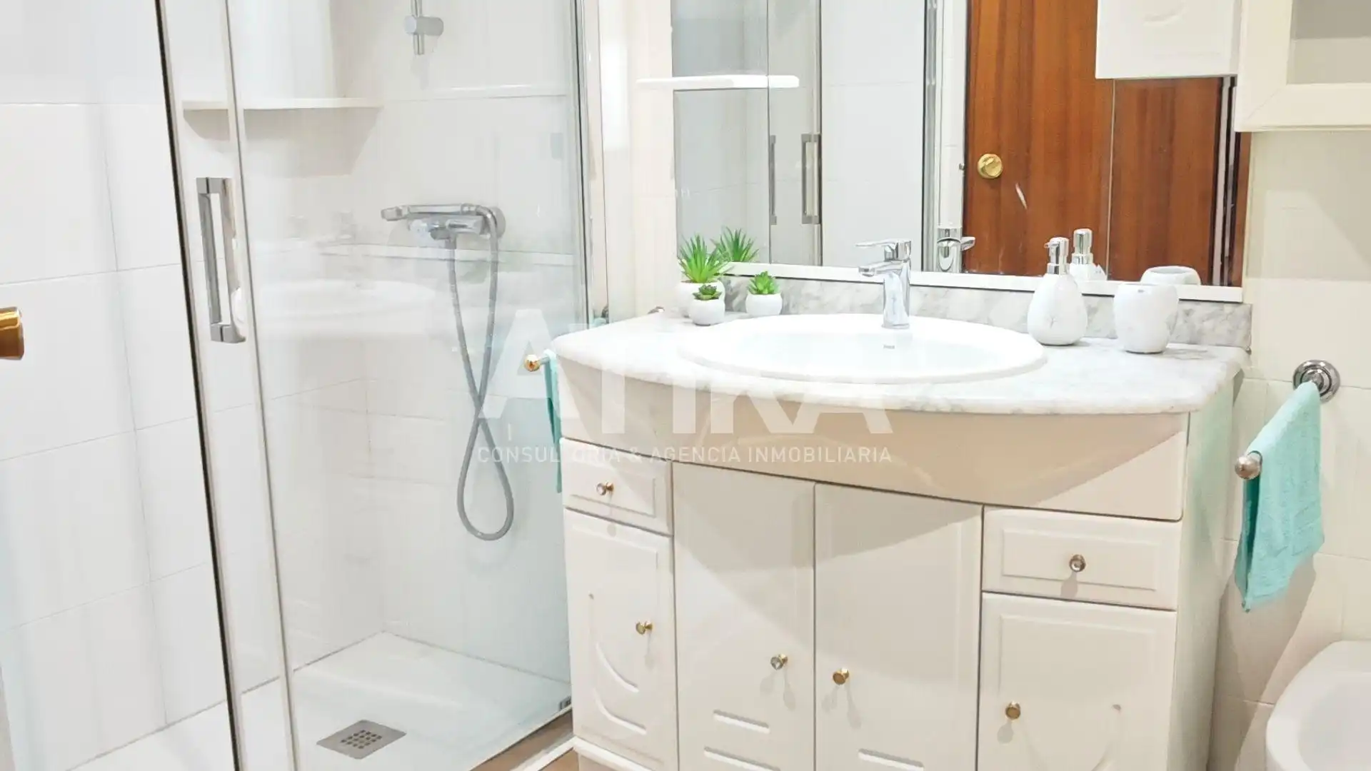 Baño de Piso en venta en Agullent con Aire acondicionado, Calefacción y Parquet