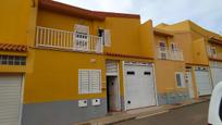 Exterior view of Single-family semi-detached for sale in Gáldar  with Terrace, Storage room and Balcony