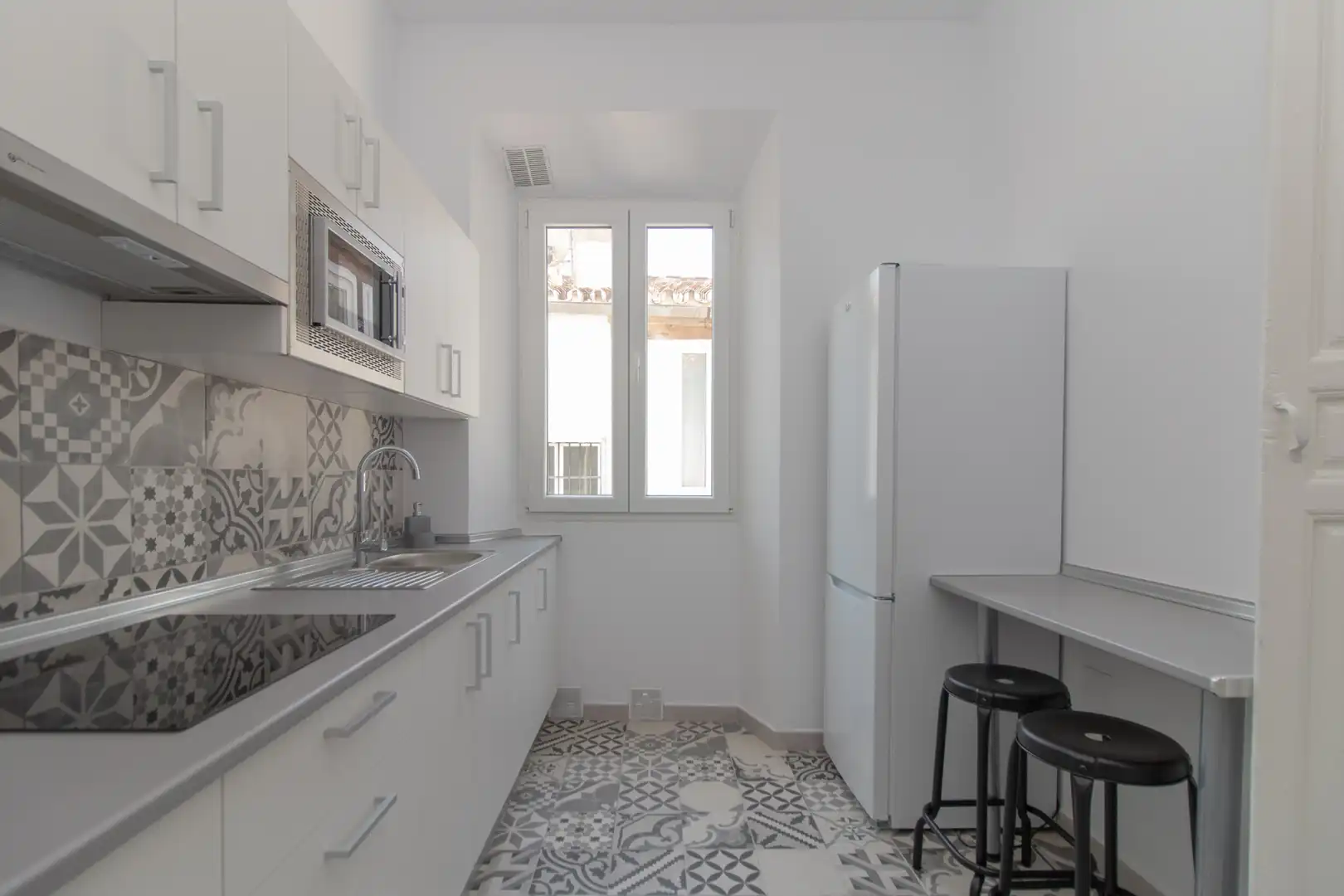 Cocina de Piso de alquiler en Málaga con Amueblado, Lavadora y Microondas