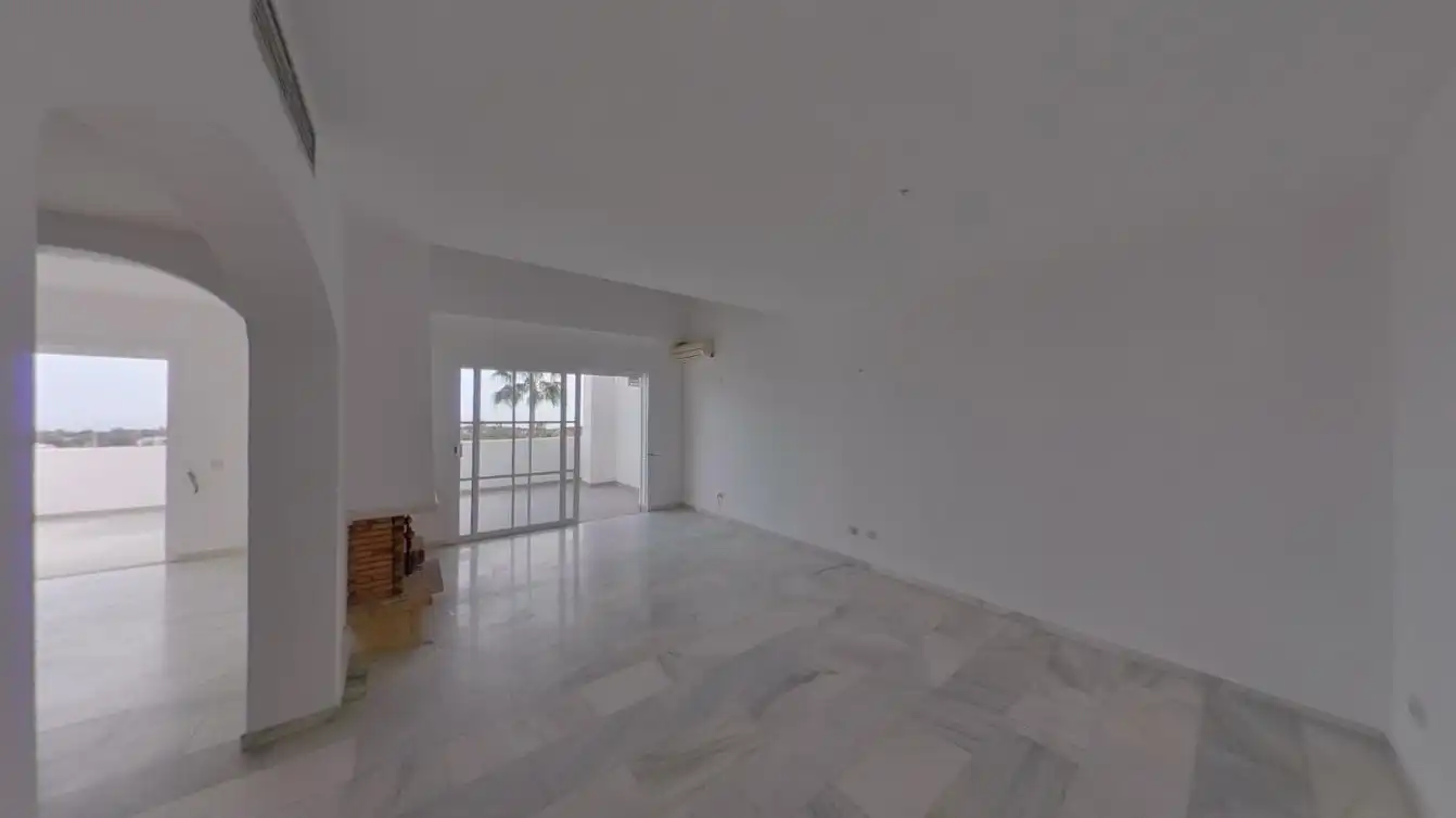 Casa adosada en venda en Estepona amb Aire condicionat i Piscina