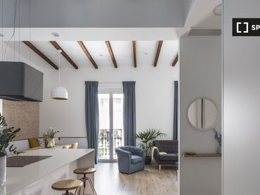 Flat with balcony to rent in Extramurs