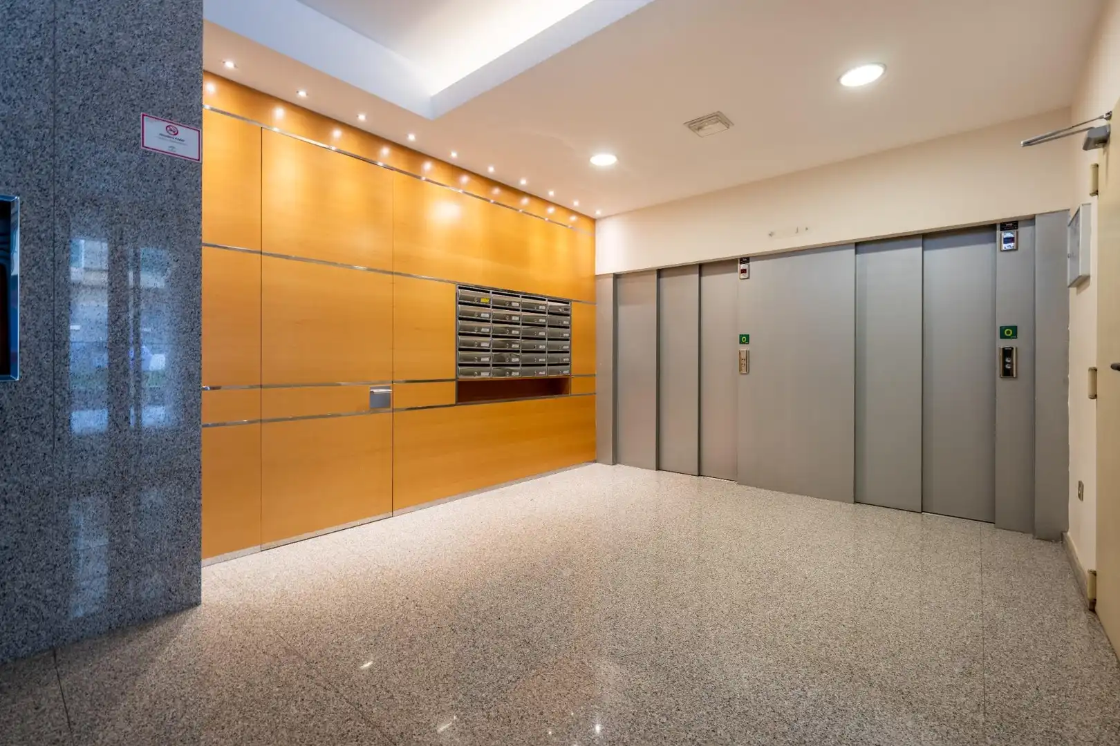 Flat for sale in Almería  with Air Conditioner, Terrace and Storage room