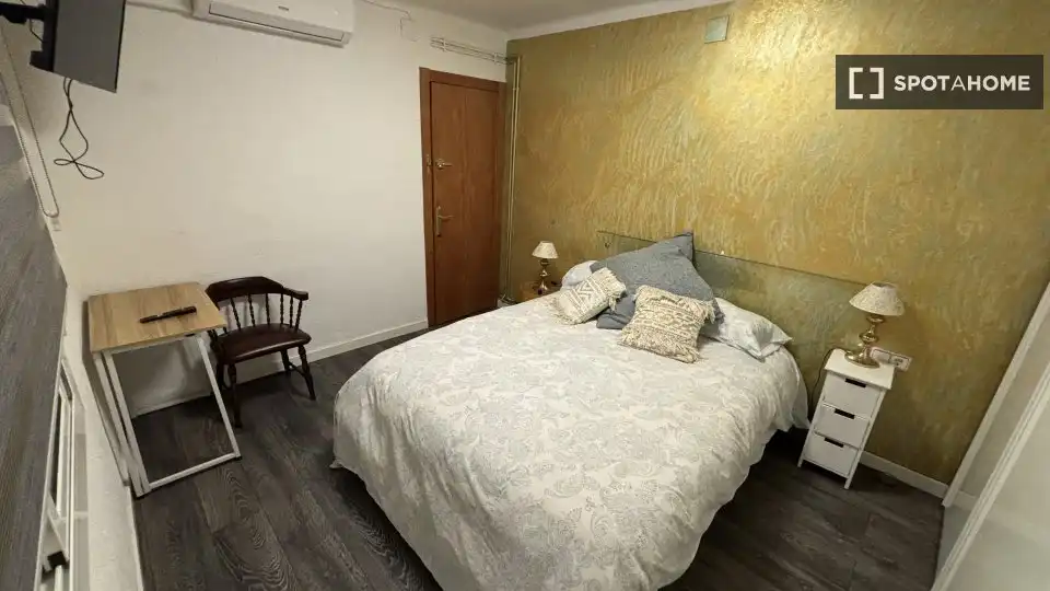 Habitación de Piso para compartir en L'Hospitalet de Llobregat con Aire acondicionado y Terraza