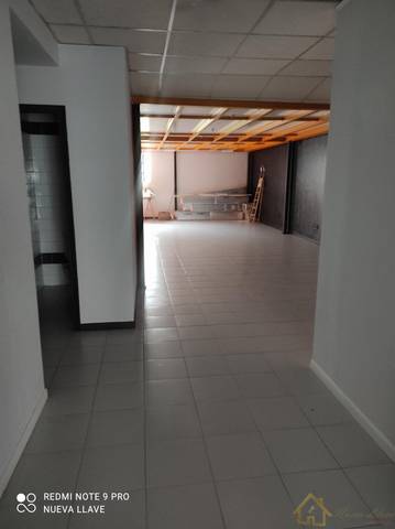Local comercial en Alquiler en Residencia - Abella