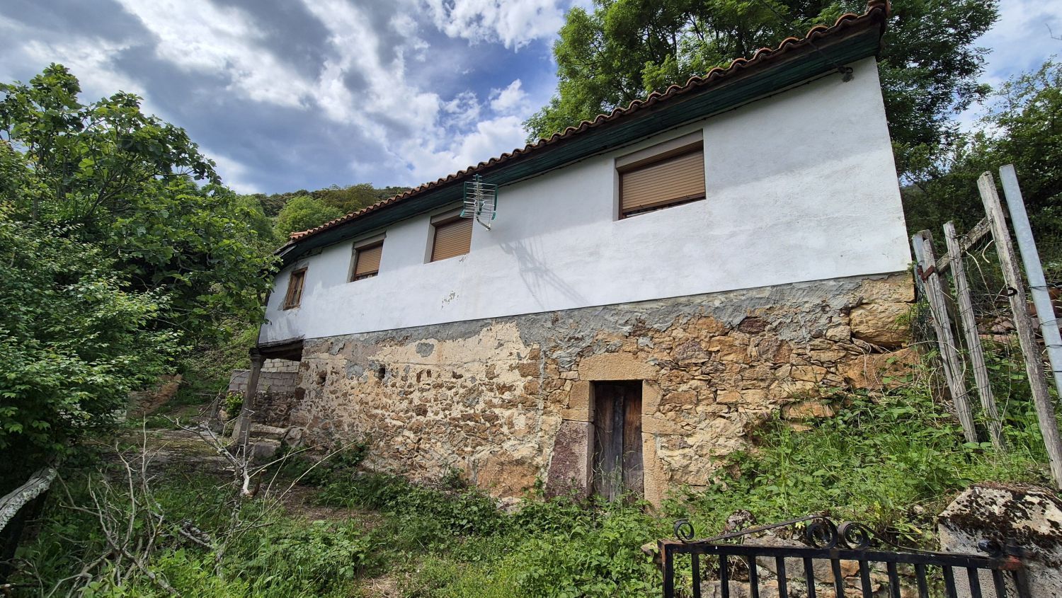 Vista exterior de Casa o xalet en venda en Somiedo